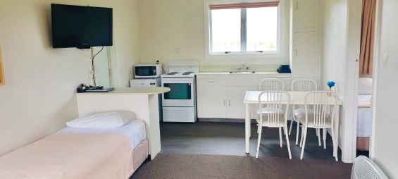2 Bedroom Unit - Weka - queen-size bed